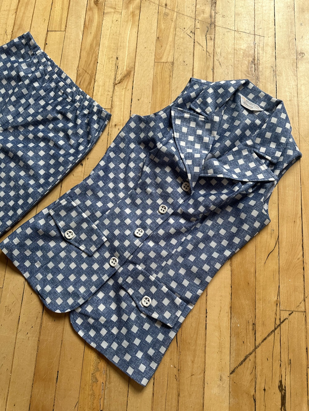 Blue and White Check Sleeveless Wide-Leg Set - Picture 4 of 9